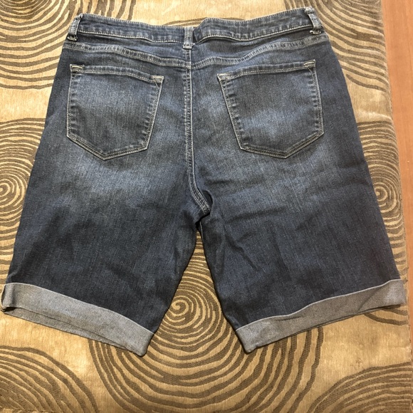 Apt. 9 Women's Dark Blue Jean Bermuda Cuffed Shorts - Picture 2 of 3